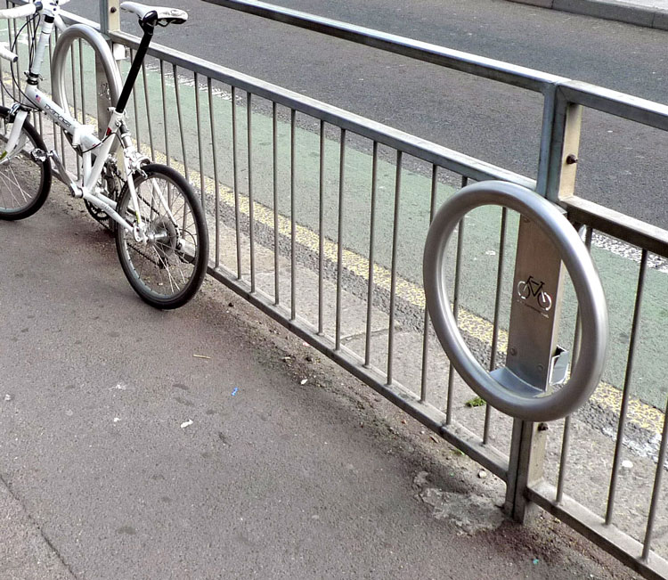 Cyclehoop for railings